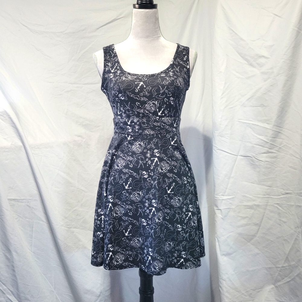 Hot Topic Black and White Rockabilly Nautical Roses Stars Print Skater Dress